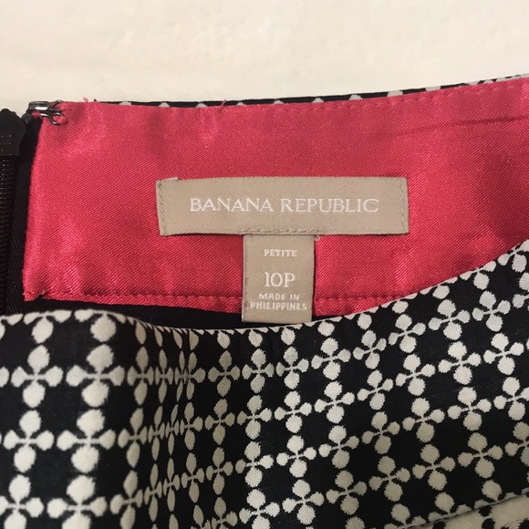 Free with purchase Banana republic mini skirt - Picture 2 of 4